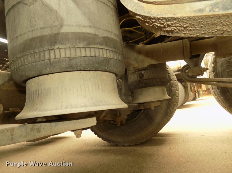 image for item DD2798 2001 Sterling A9500 semi truck