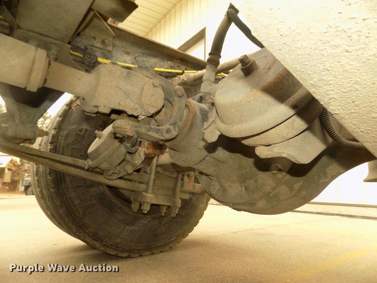 image for item DD2798 2001 Sterling A9500 semi truck