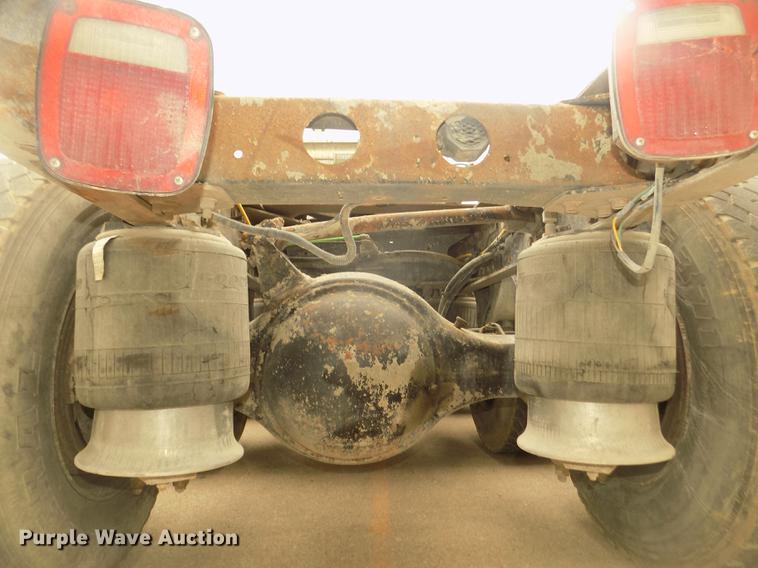 image for item DD2798 2001 Sterling A9500 semi truck