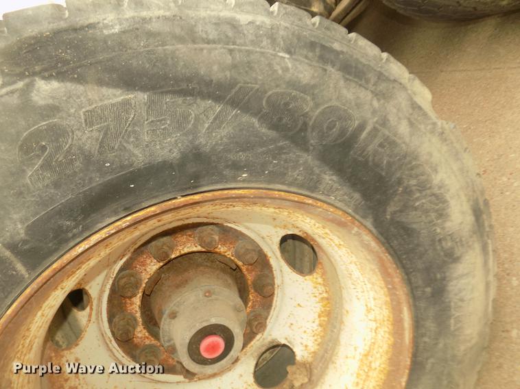 image for item DD2798 2001 Sterling A9500 semi truck