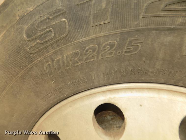 image for item DD2798 2001 Sterling A9500 semi truck