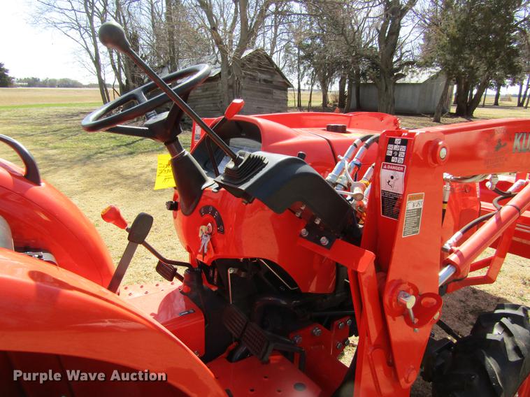 image for item DD8761 2013 Kubota L3200 HFWD tractor