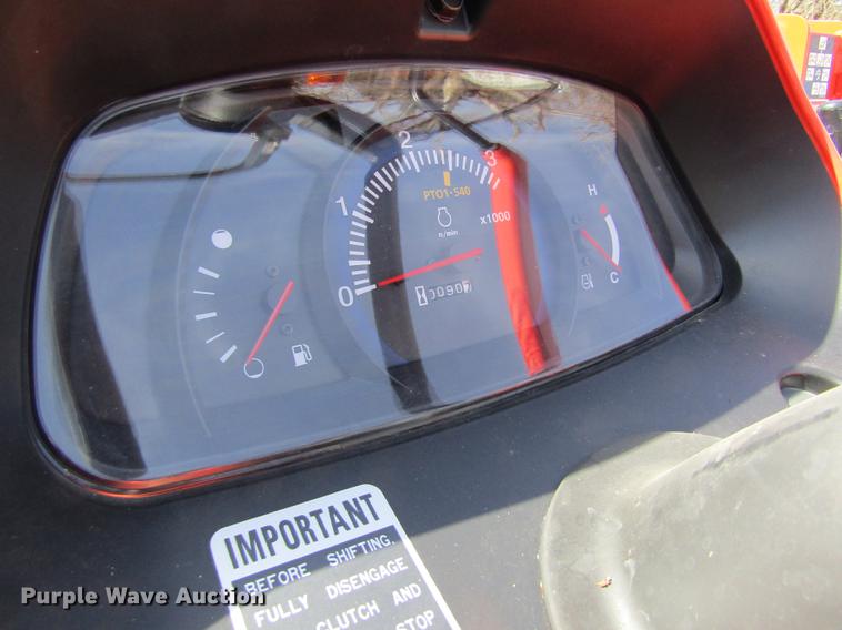 image for item DD8761 2013 Kubota L3200 HFWD tractor