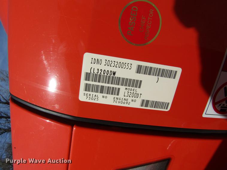 image for item DD8761 2013 Kubota L3200 HFWD tractor
