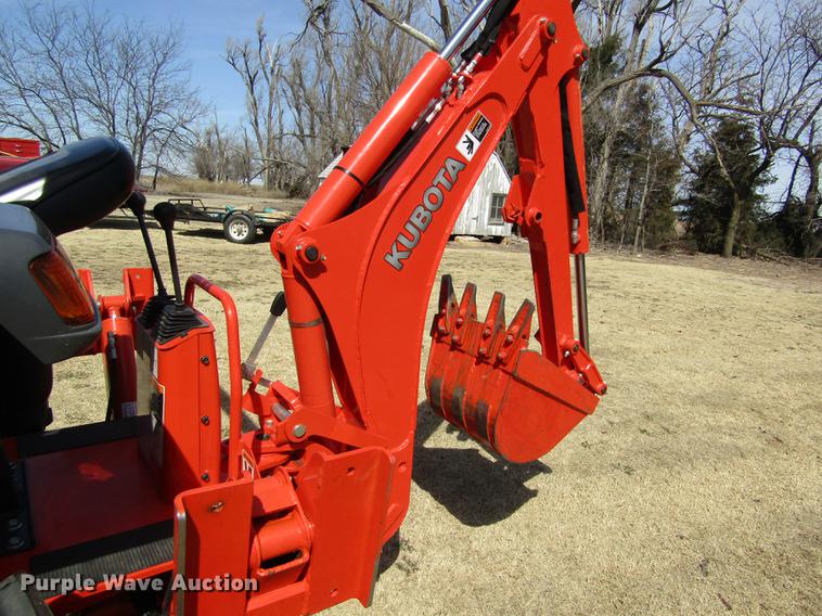 image for item DD8761 2013 Kubota L3200 HFWD tractor