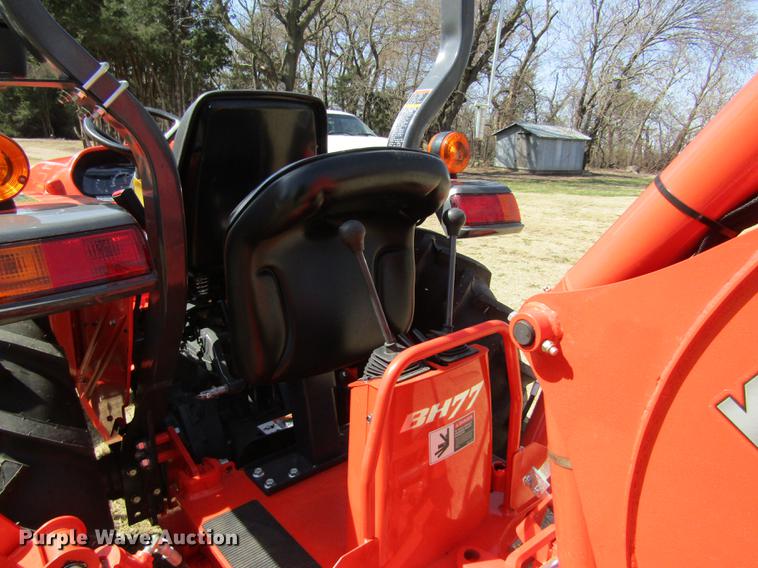 image for item DD8761 2013 Kubota L3200 HFWD tractor