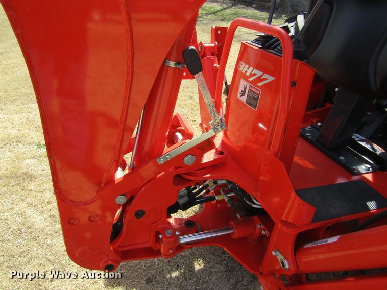 image for item DD8761 2013 Kubota L3200 HFWD tractor