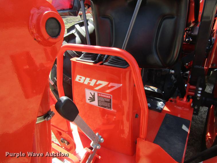 image for item DD8761 2013 Kubota L3200 HFWD tractor