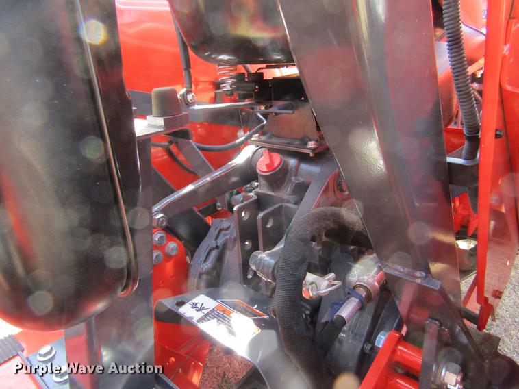 image for item DD8761 2013 Kubota L3200 HFWD tractor