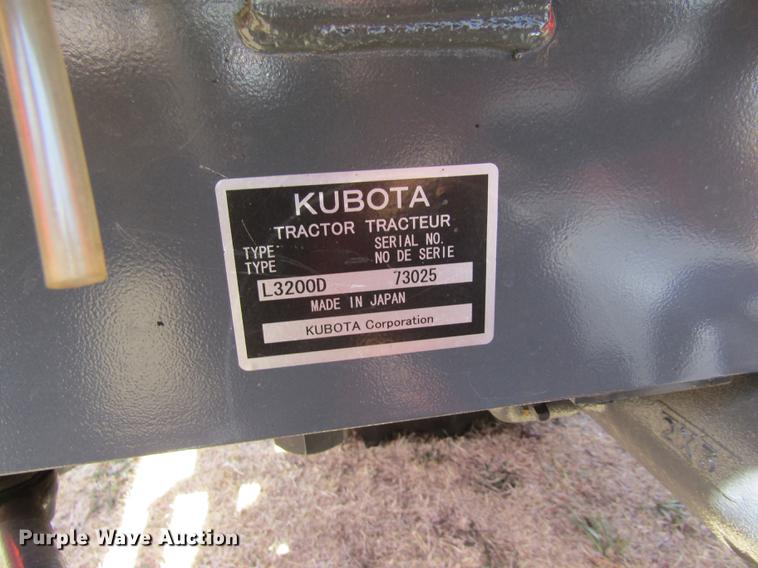 image for item DD8761 2013 Kubota L3200 HFWD tractor