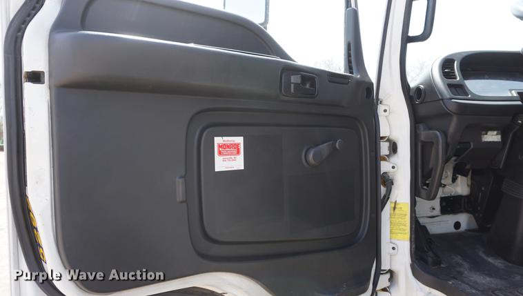 image for item DE3313 1998 Chevrolet T7500 paint striper truck