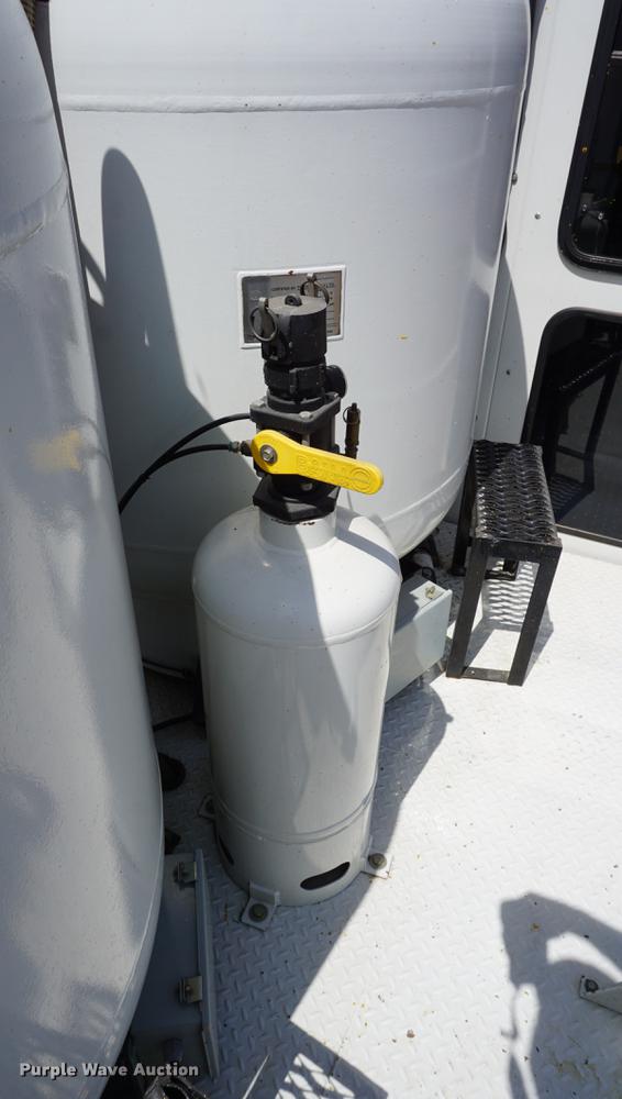 image for item DE3313 1998 Chevrolet T7500 paint striper truck