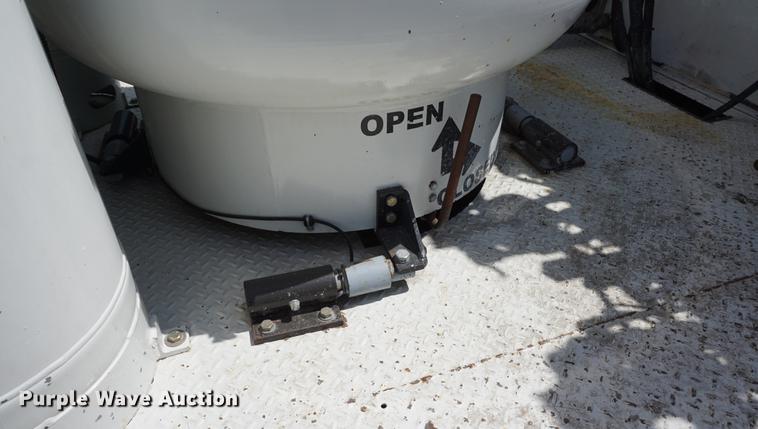 image for item DE3313 1998 Chevrolet T7500 paint striper truck