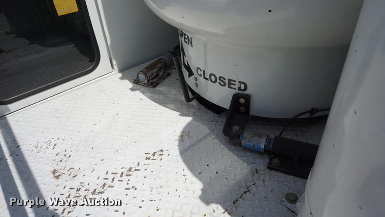 image for item DE3313 1998 Chevrolet T7500 paint striper truck