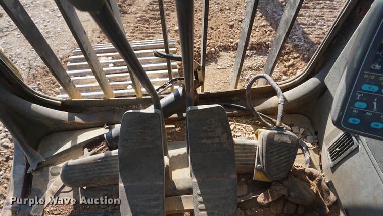 image for item DE3319 1997 Komatsu PC400LC-6LC excavator