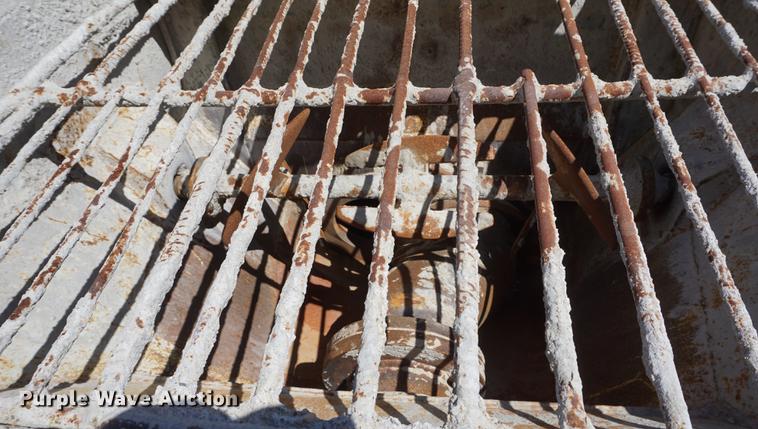 image for item DE3323 Mayco LST80 concrete pump