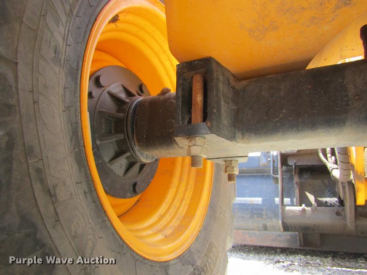 image for item DE6724 2013 JCB TM320 articulated telehandler