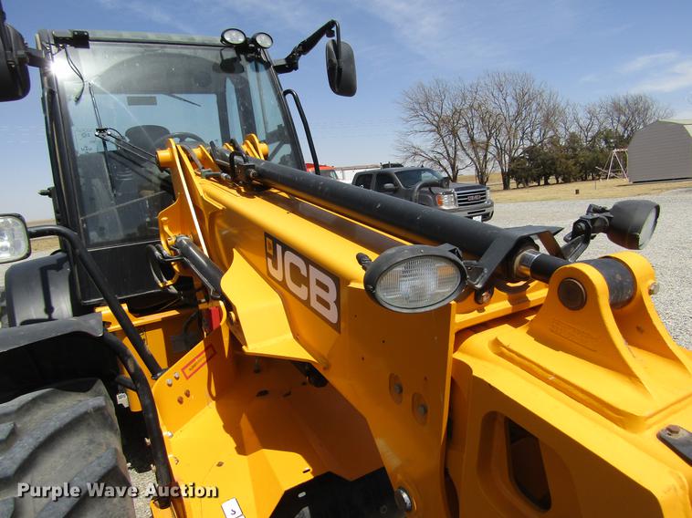 image for item DE6724 2013 JCB TM320 articulated telehandler