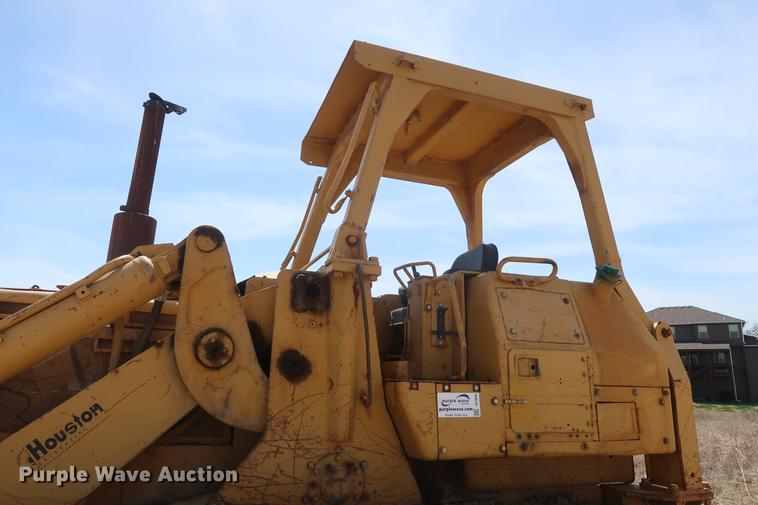 image for item DF3648 1980 Caterpillar 977L track loader