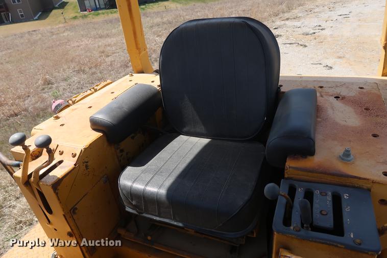 image for item DF3648 1980 Caterpillar 977L track loader