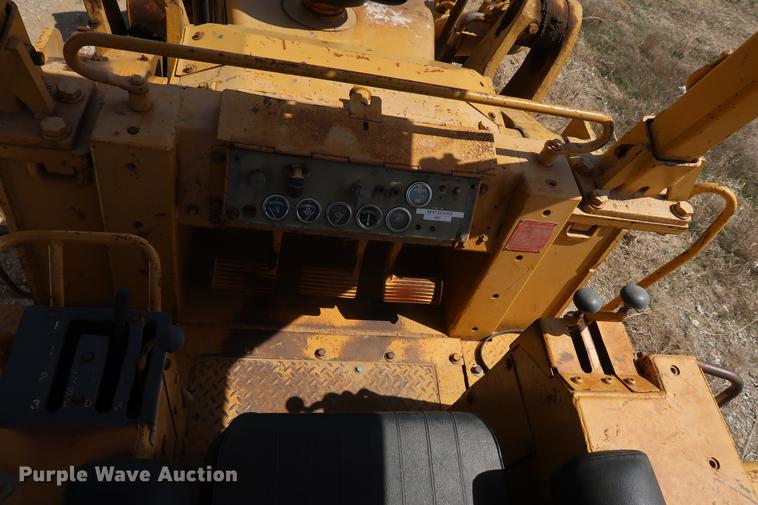 image for item DF3648 1980 Caterpillar 977L track loader