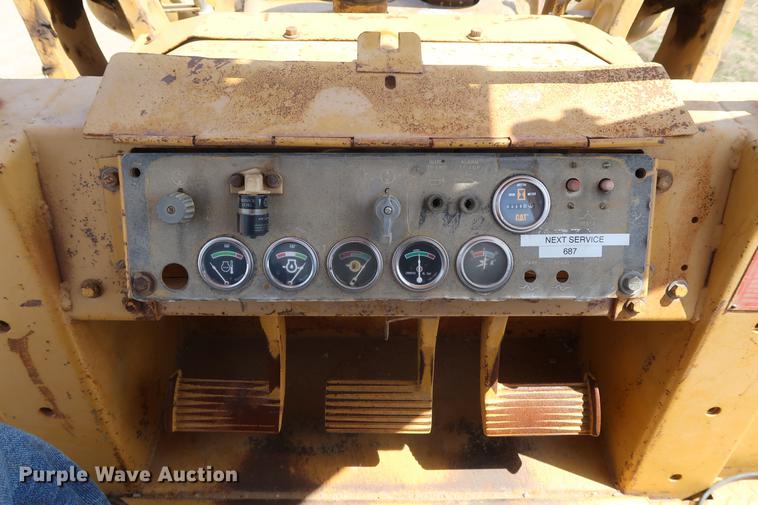 image for item DF3648 1980 Caterpillar 977L track loader