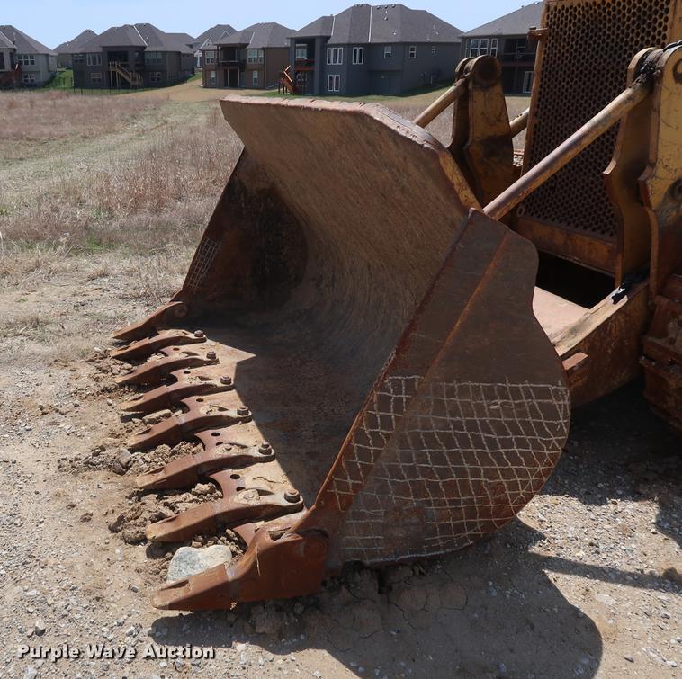 image for item DF3648 1980 Caterpillar 977L track loader