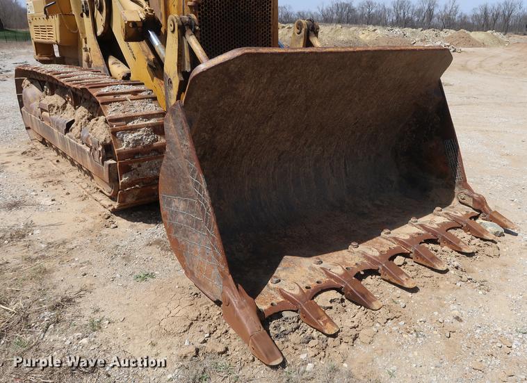 image for item DF3648 1980 Caterpillar 977L track loader