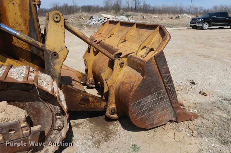 image for item DF3648 1980 Caterpillar 977L track loader