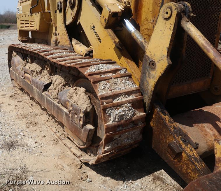 image for item DF3648 1980 Caterpillar 977L track loader