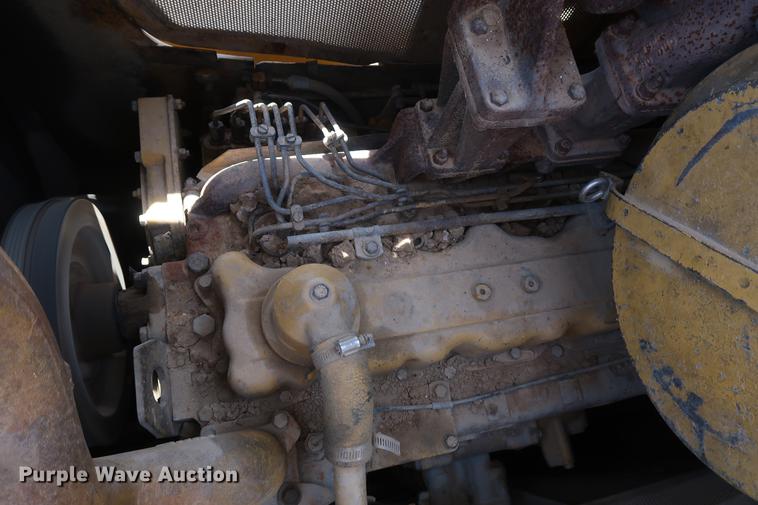 image for item DF3648 1980 Caterpillar 977L track loader