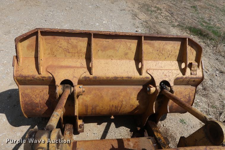 image for item DF3648 1980 Caterpillar 977L track loader