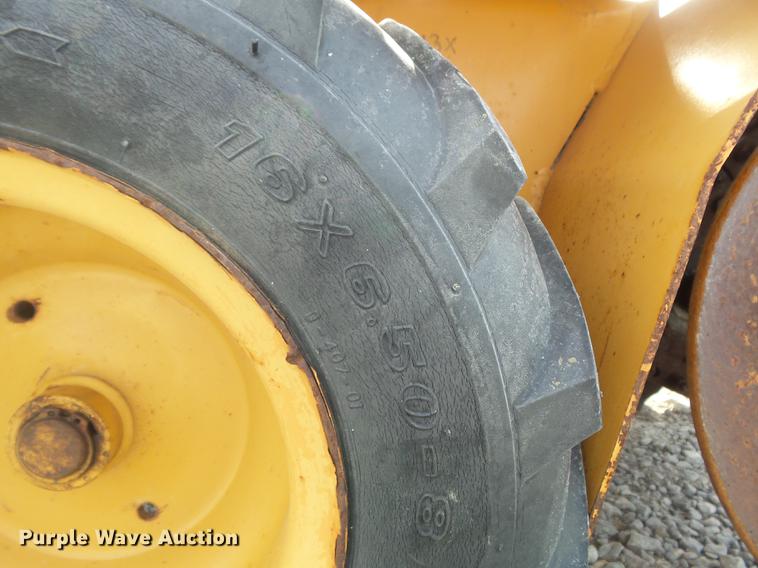 image for item DM9979 1998 Case 60 trencher