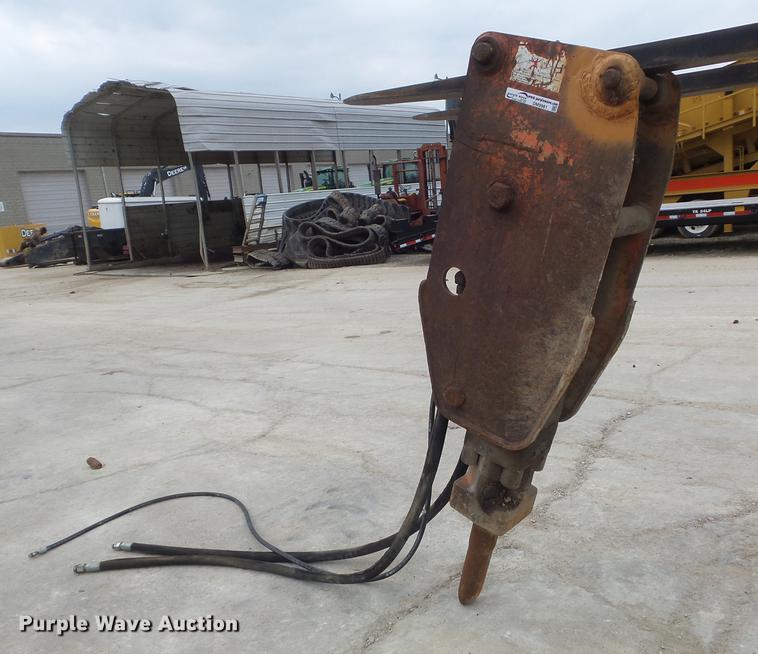 image for item DM9981 NPK H-4XE breaker