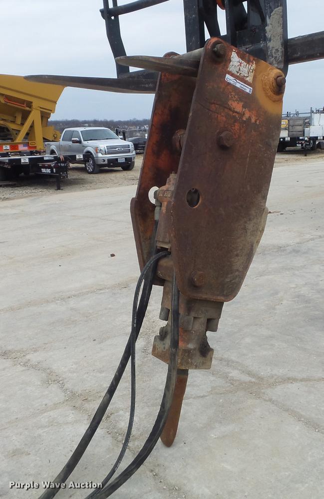 image for item DM9981 NPK H-4XE breaker