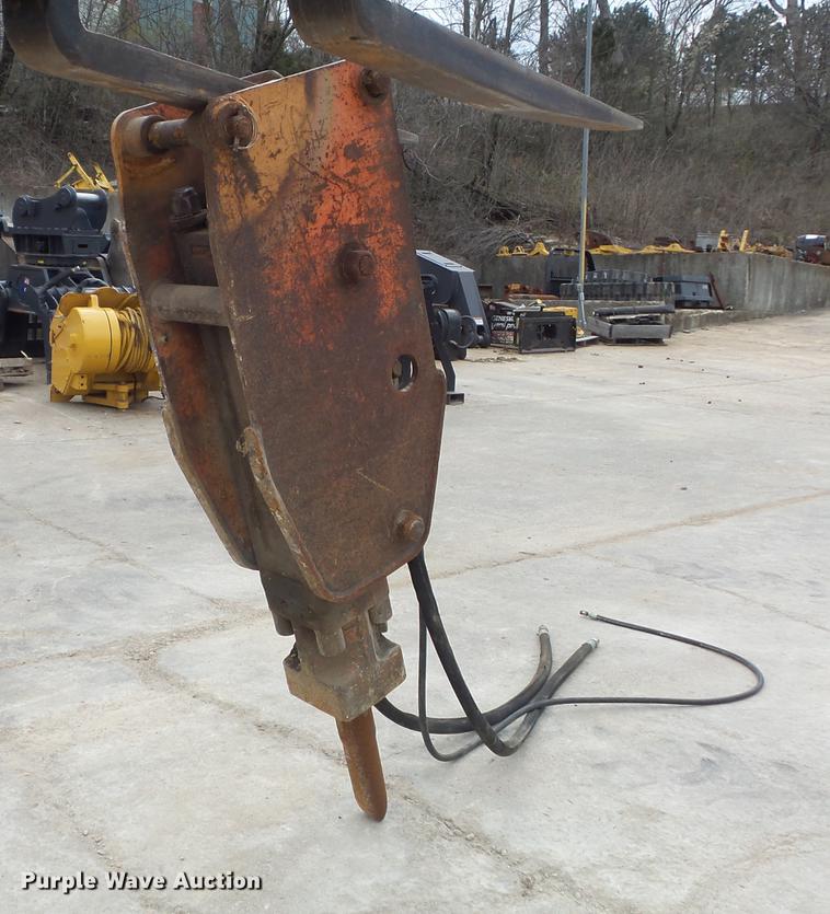 image for item DM9981 NPK H-4XE breaker