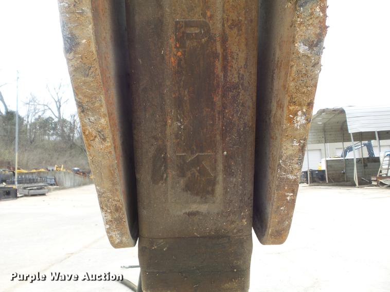 image for item DM9981 NPK H-4XE breaker