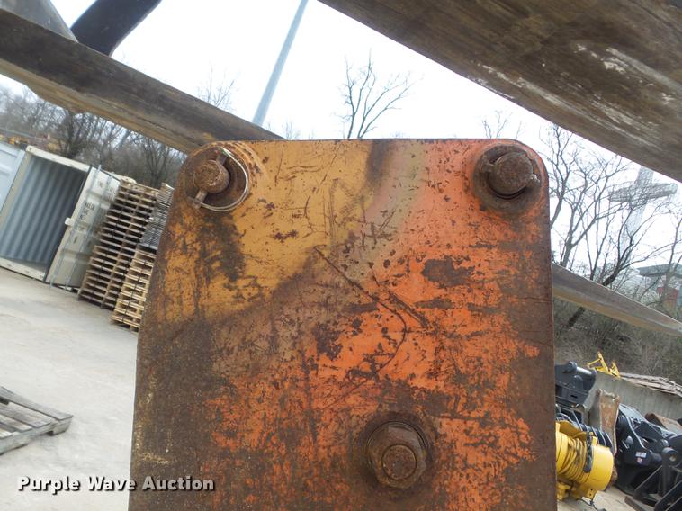 image for item DM9981 NPK H-4XE breaker