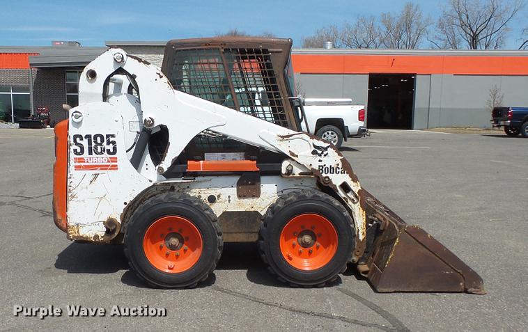 image for item DV9701 2005 Bobcat S185 skid steer