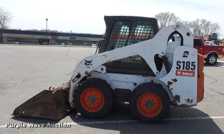 image for item DV9702 2012 Bobcat S185 skid steer