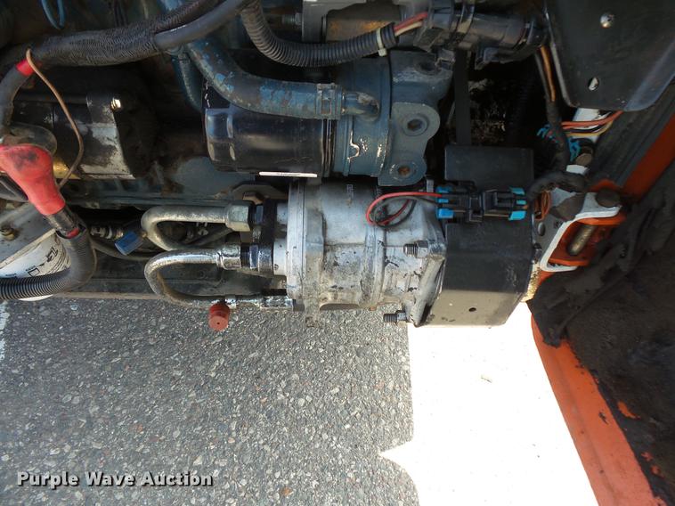 image for item DV9702 2012 Bobcat S185 skid steer