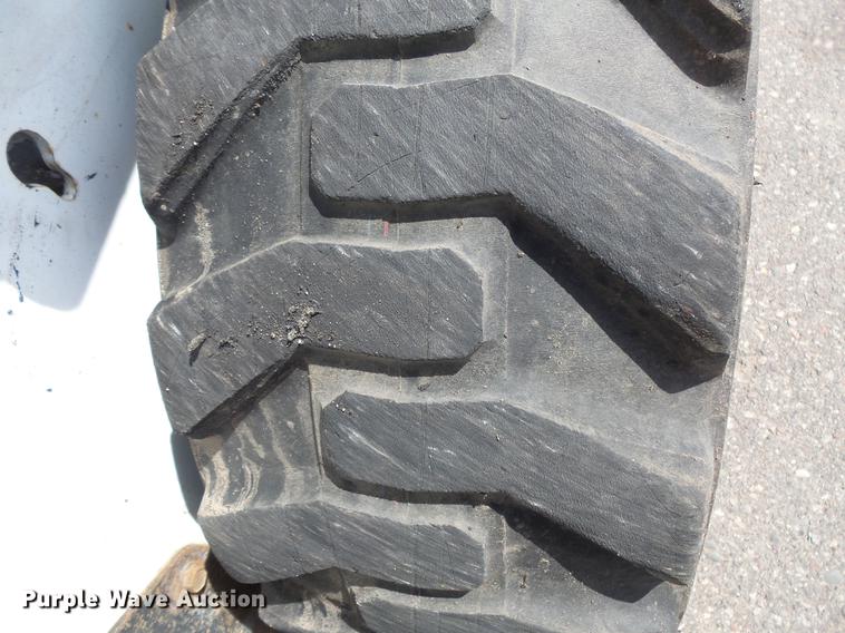 image for item DV9702 2012 Bobcat S185 skid steer