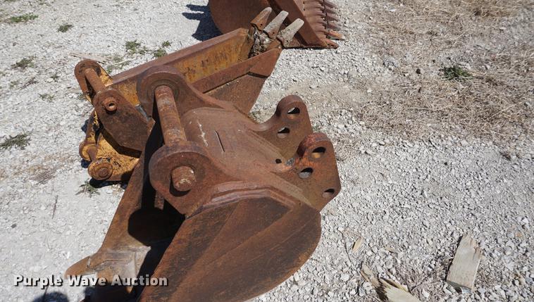 image for item EJ9341 (5) backhoe buckets