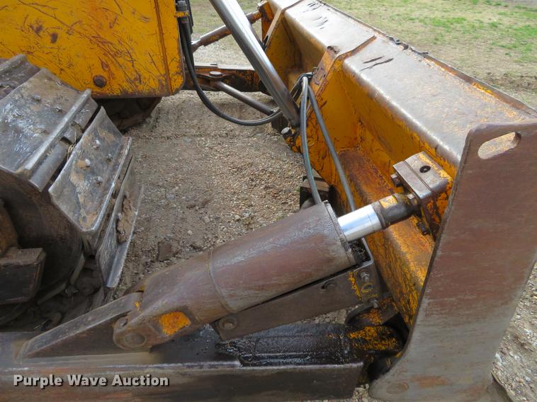 image for item EJ9541 1989 John Deere 750B dozer