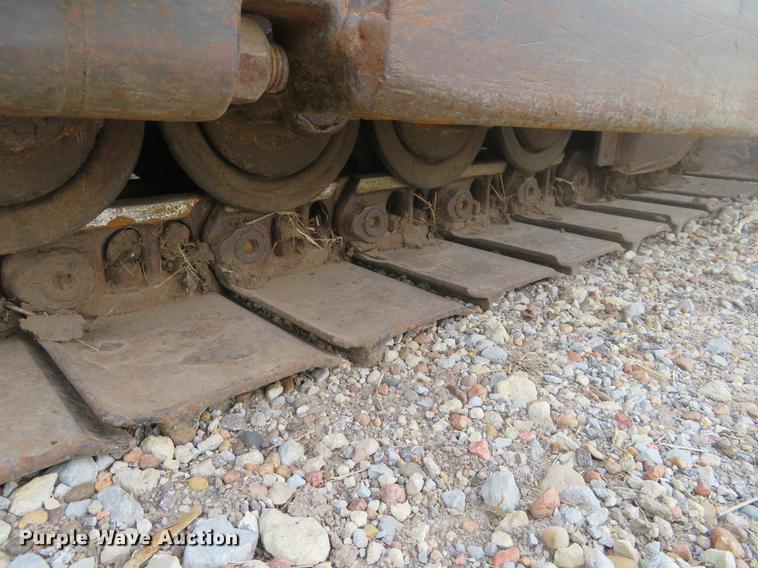 image for item EJ9541 1989 John Deere 750B dozer