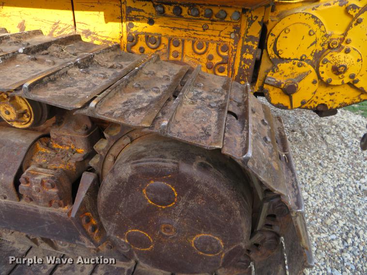 image for item EJ9541 1989 John Deere 750B dozer