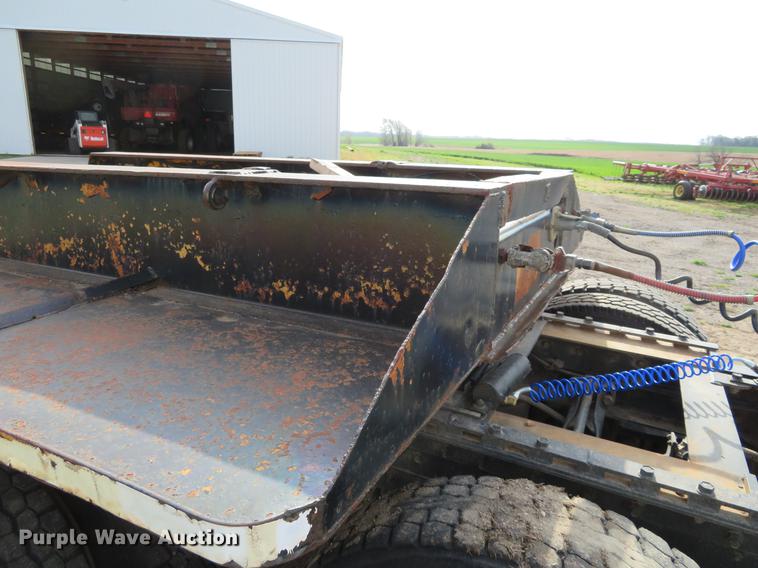 image for item EJ9542 1973 Hyster equipment trailer