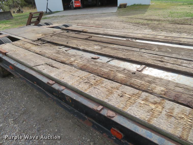 image for item EJ9542 1973 Hyster equipment trailer