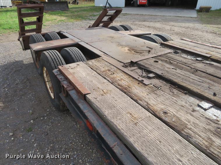 image for item EJ9542 1973 Hyster equipment trailer