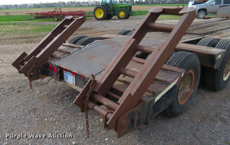 image for item EJ9542 1973 Hyster equipment trailer